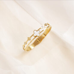 Mother of Pearl Clover Minimalist Jewelry Best Friend Gift