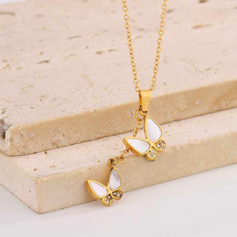 Double Butterfly Pendant Necklace with Sparkling Zircon Details Picture1 - Eriy Gift