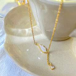 Stylish Angel Wing Pendant Necklace with Teardrop Tassel Picture1 - Eriy Gift