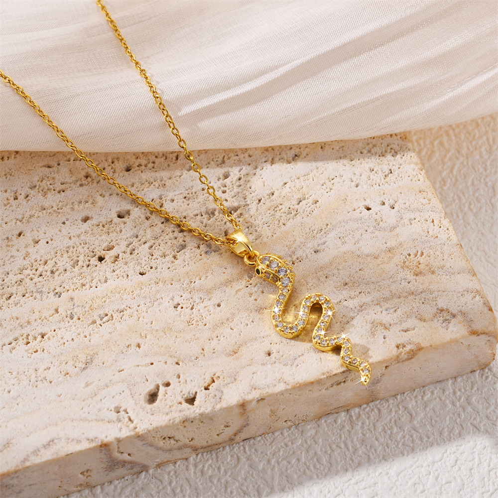 Minimalist Gold Serpent Zircon Pendant Necklace picture2 - Eriy Gift