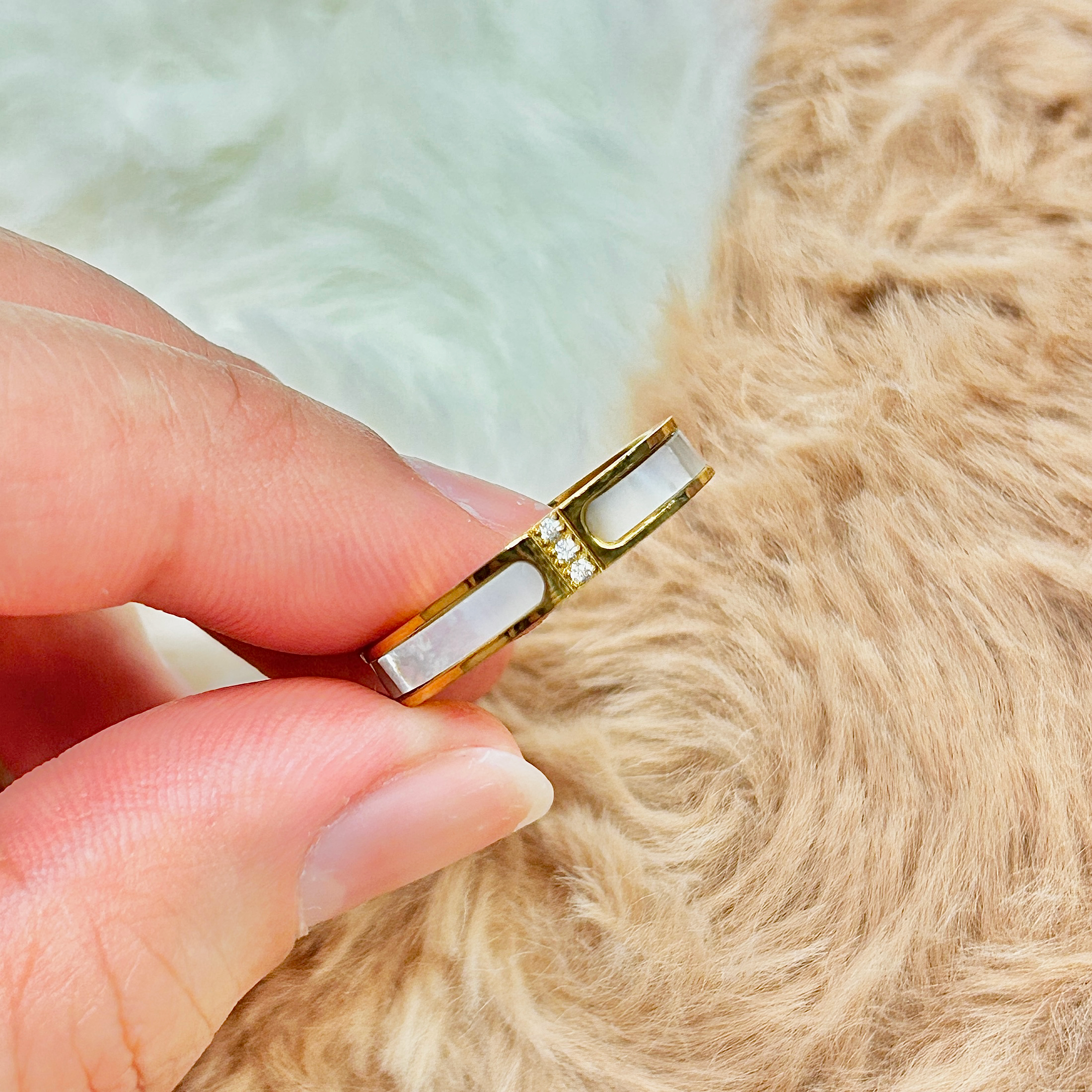 Gold Mother of Pearl Zircon Inlay Ring picture2 - Eriy Gift