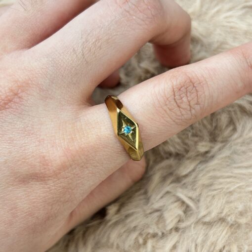 Star Engraved Blue Gem Gold Signet Ring - Eriy Gift