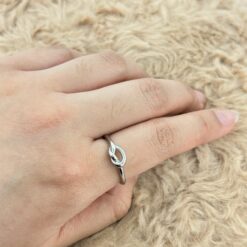 Unisex Silver Knot Design Polished Ring