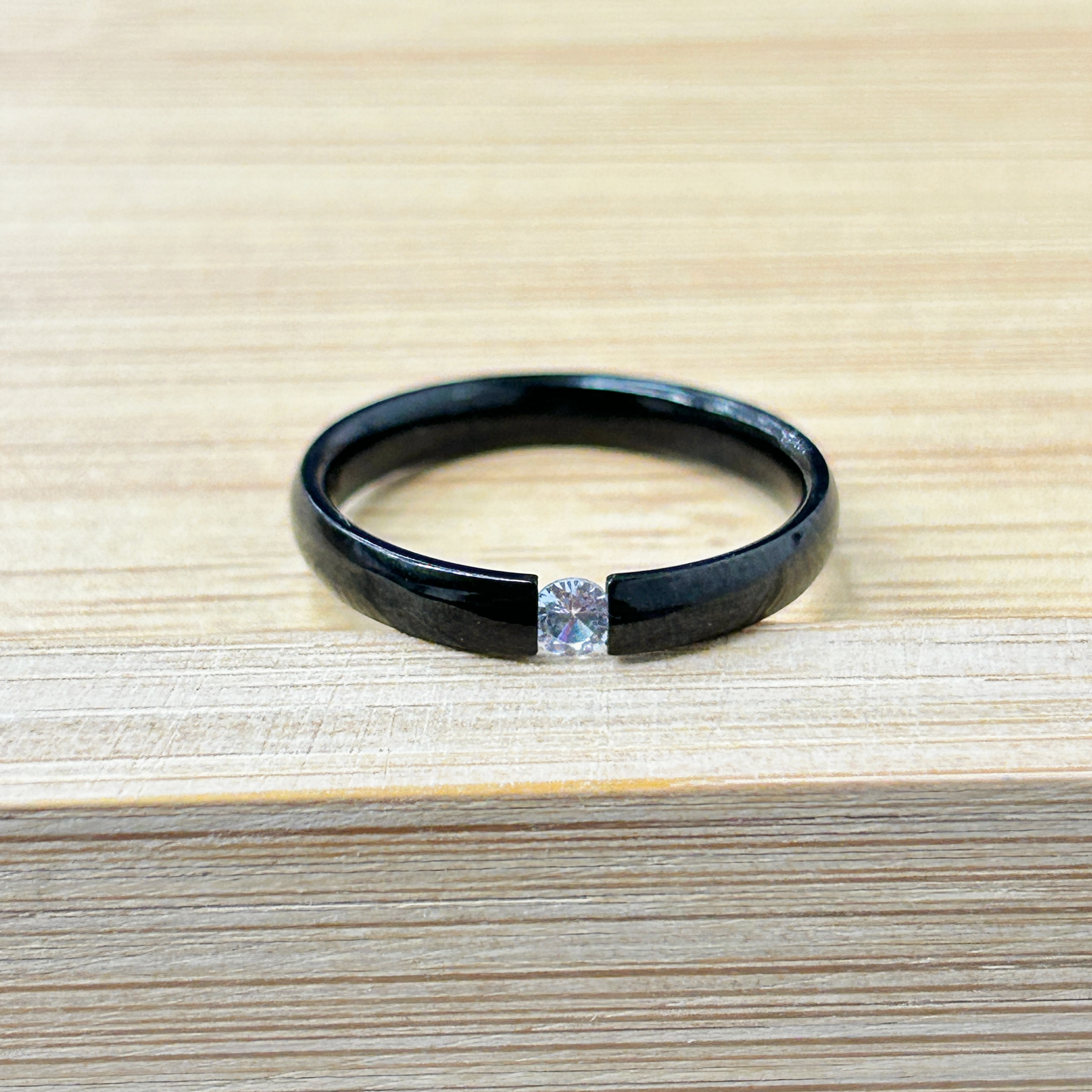 Minimalist Black Tension Set Zircon Ring picture2 - Eriy Gift