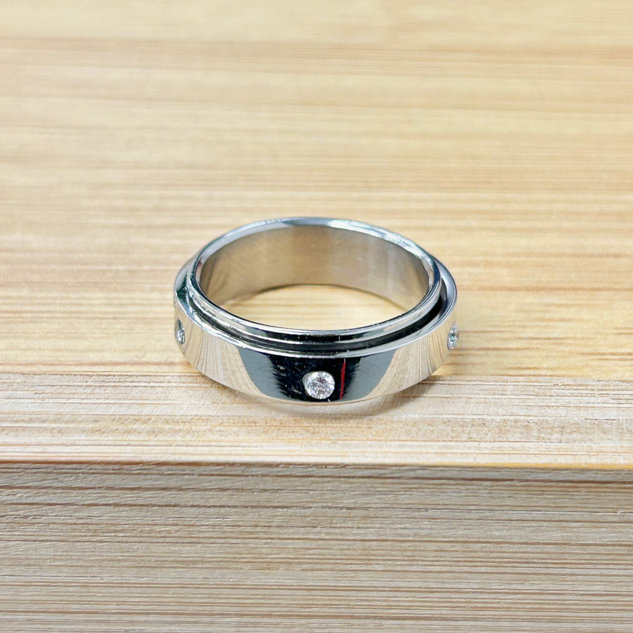 Silver Band Zircon Studded Spinner Ring picture2 - Eriy Gift