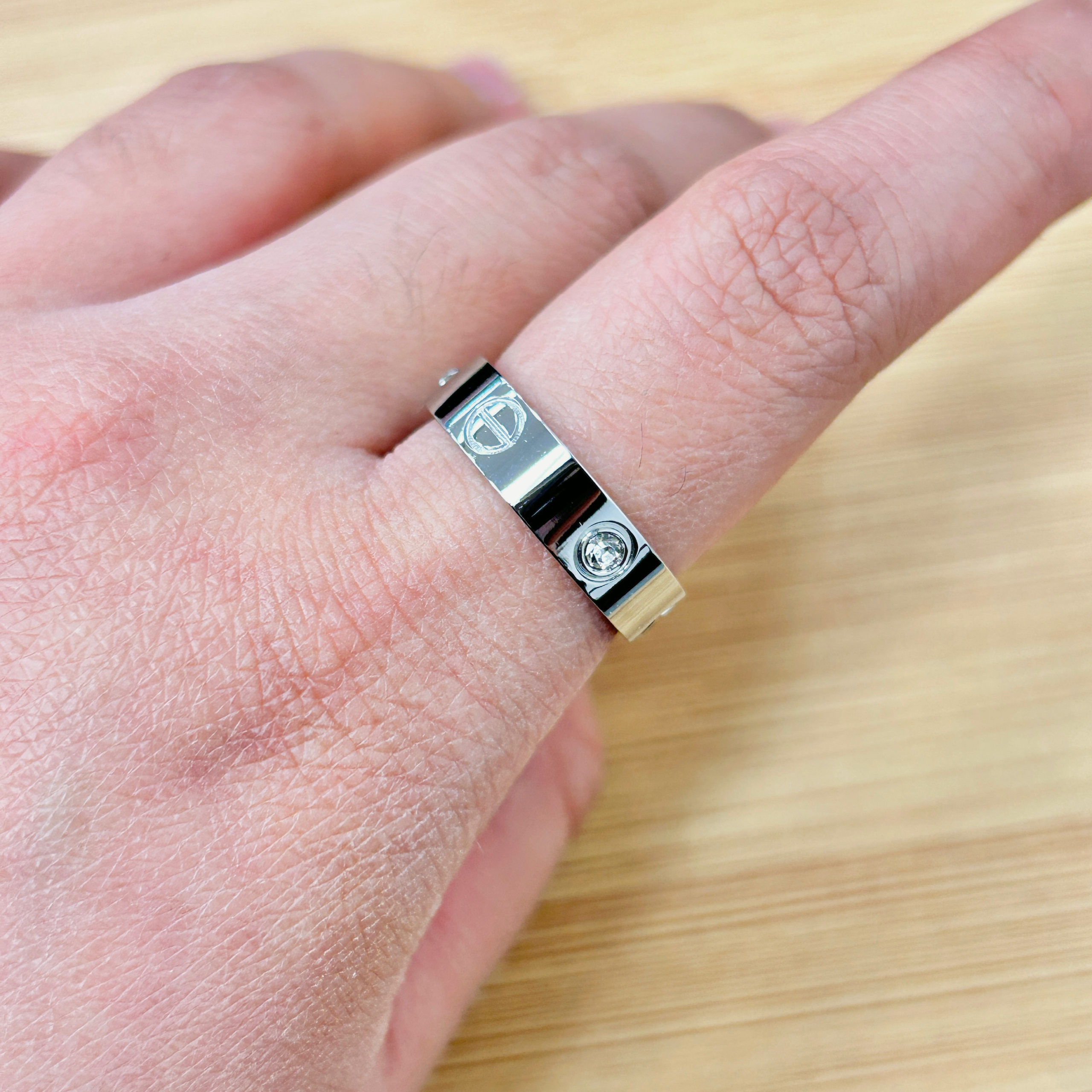 Wide Band Silver Screw Motif Zircon Ring - Eriy Gift